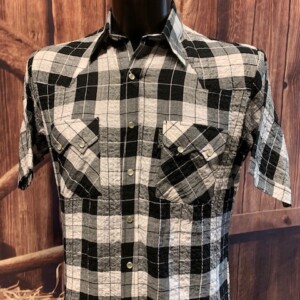 Black plaid short sleeve front